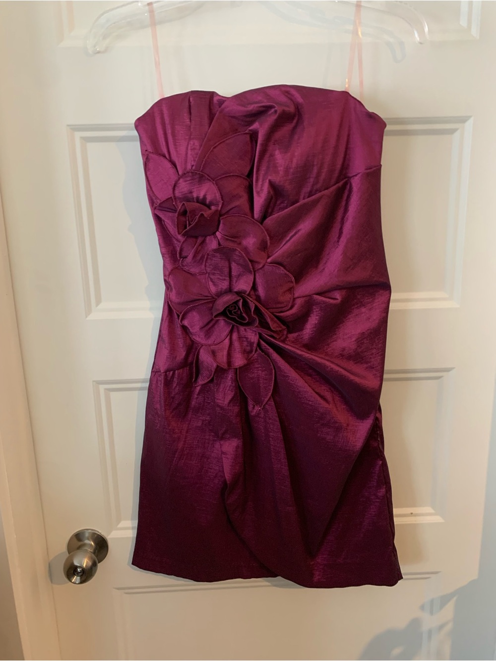 Le Chateau , Women's Formal strapless silkish style lined Dress - Plum Size 9/10